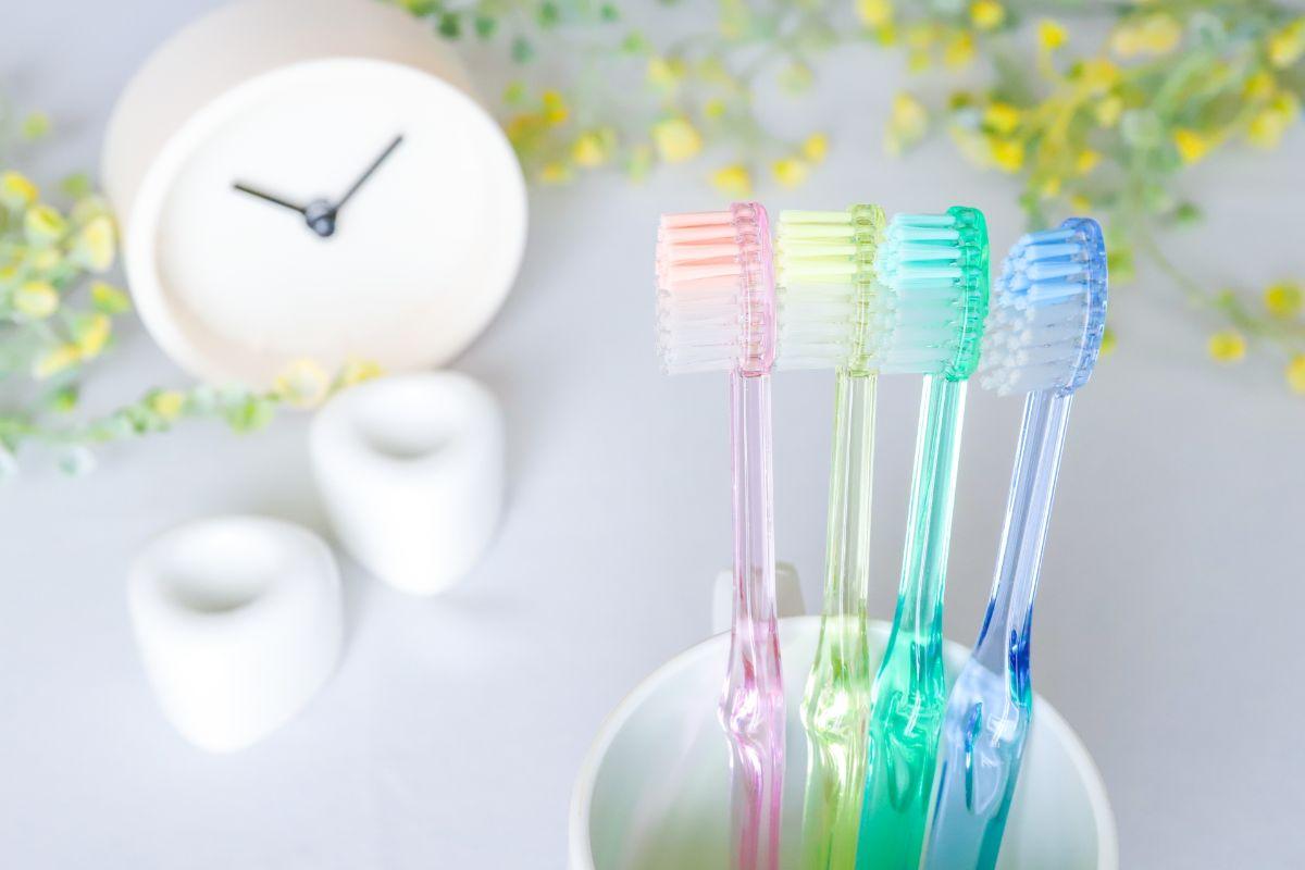 ホームホワイトニングの時間は何分が正解？効果的な装着目安と白さを引き出す方法